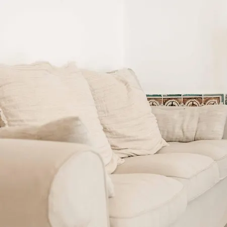Principe Real Duplex With Terrace By Local * Lisboa