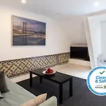 Principe Real Duplex With Terrace By Local Apartment *