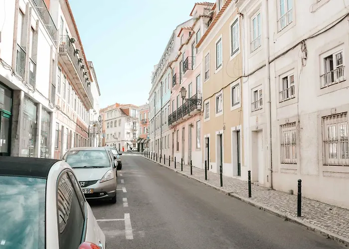 Principe Real Duplex With Terrace By Local * Lissabon