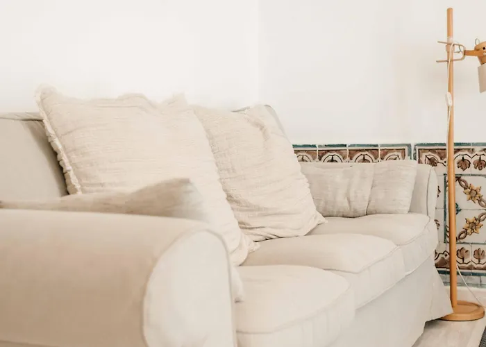 Principe Real Duplex With Terrace By Local * Lissabon