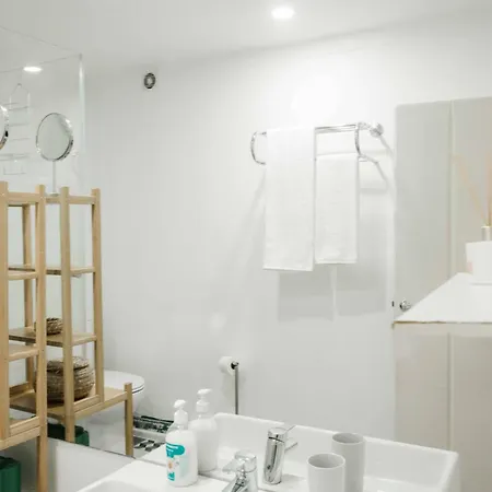Principe Real Duplex With Terrace By Local Apartment Lissabon